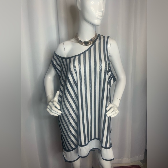 PLUS Size Black and White Striped blouse - Picture 3 of 9